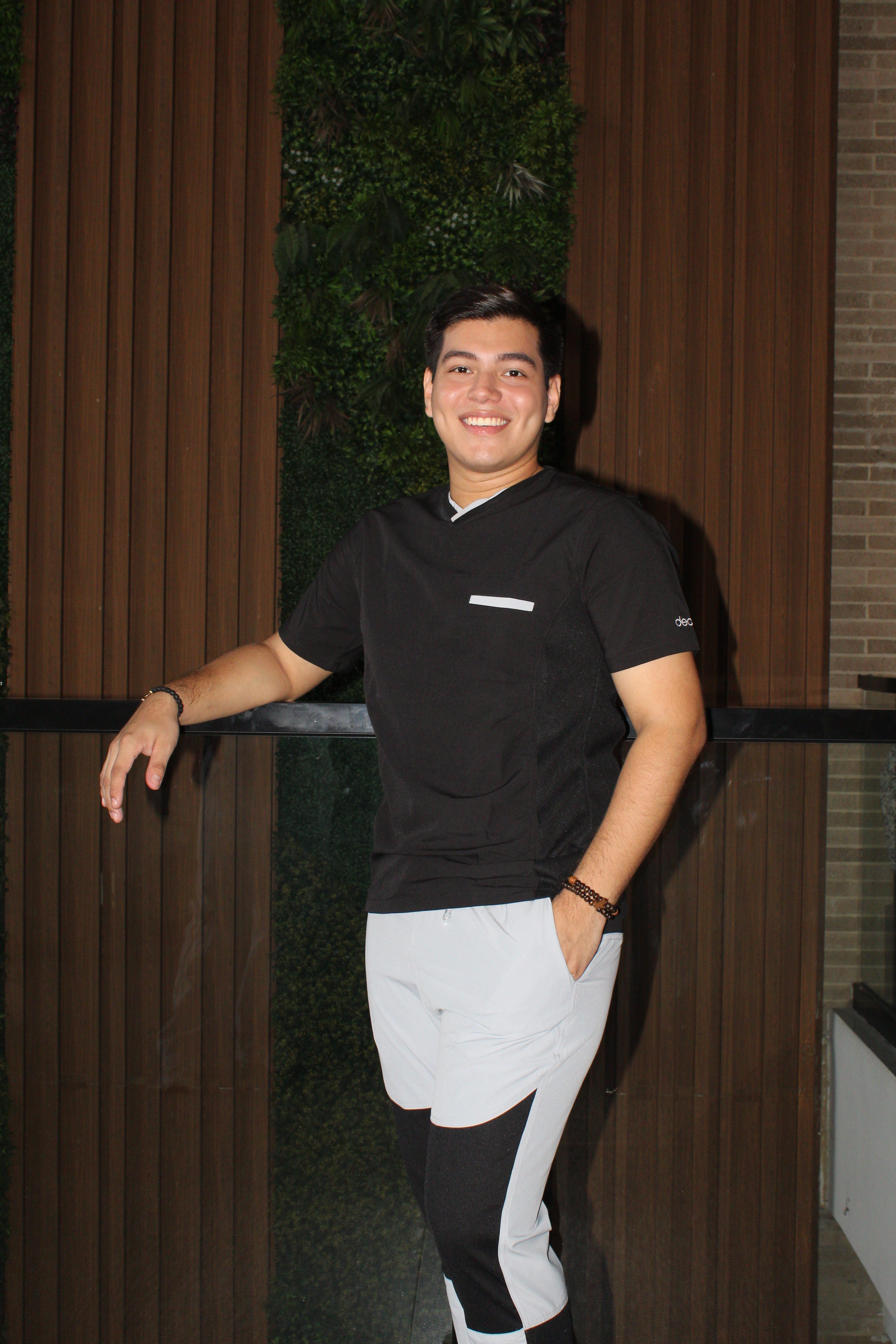 Uniforme antifluido de hombre ref. 705F
